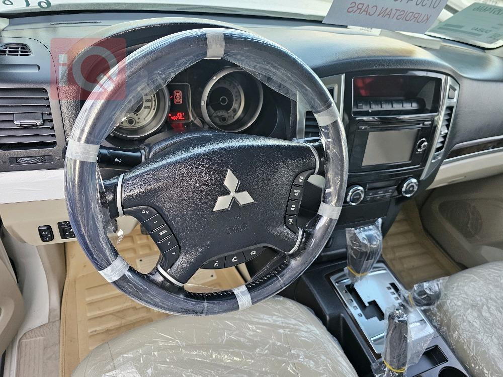 ميتسوبيشي باجيرو